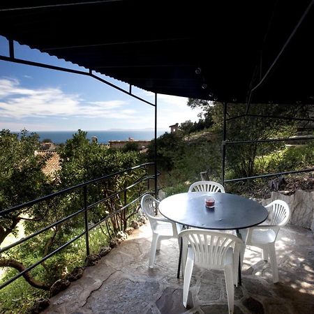 Petite Maison De Vacance Vue Mer Le Lavandou Zewnętrze zdjęcie